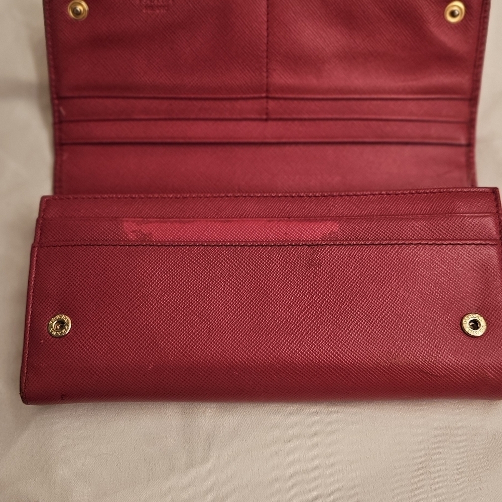 Prada Nero Red Saffiano Crossgrain Leather Long Wallet Gold Hardware Zipper - Picture 5 of 9